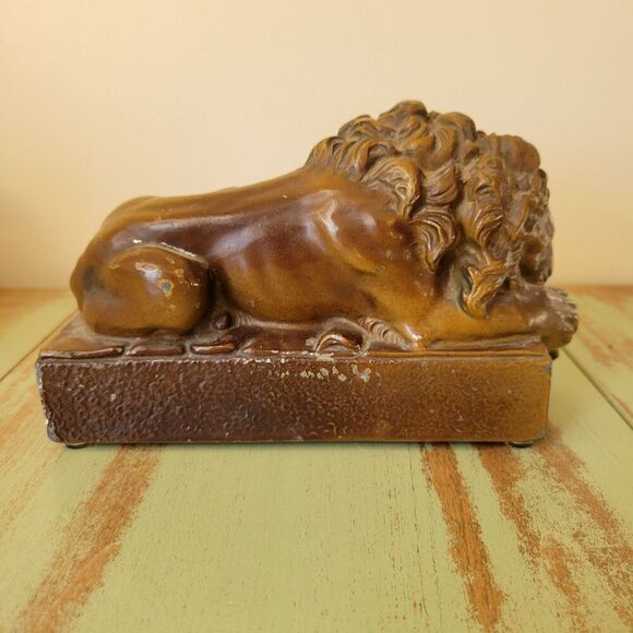 Vintage Universal Statuary Cast Lion Sculpture – Mid-Century Bronze Finish - Picture 5 of 12